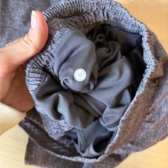 Lululemon Hotty Hot Short II *2.5" Heather Lux Multi Black 12 - Picture 4 of 11